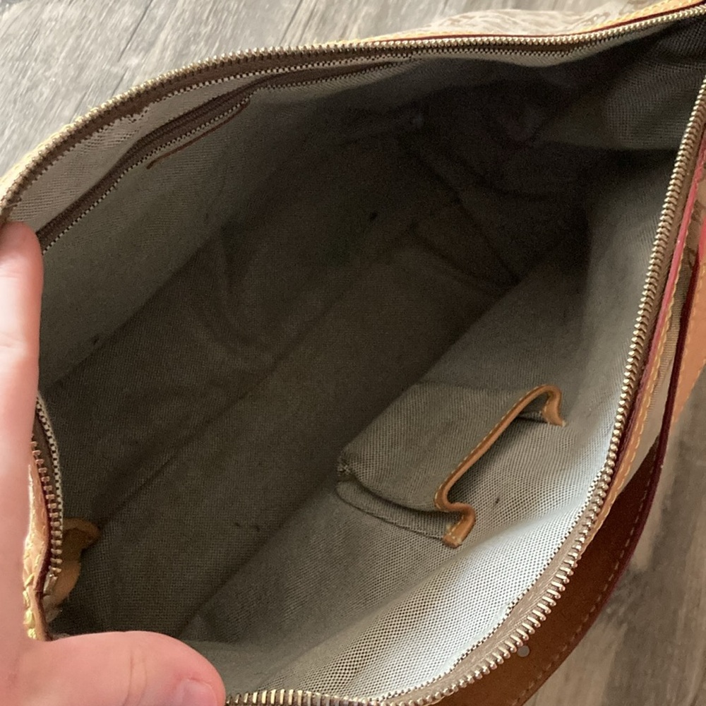 Dooney & Bourke signature shoulder bag. K664407 - Picture 15 of 16